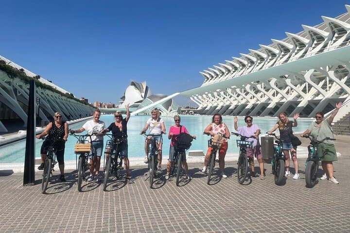 Valencia (Ruzafa): Guided Bike Tour of the city's highlights.