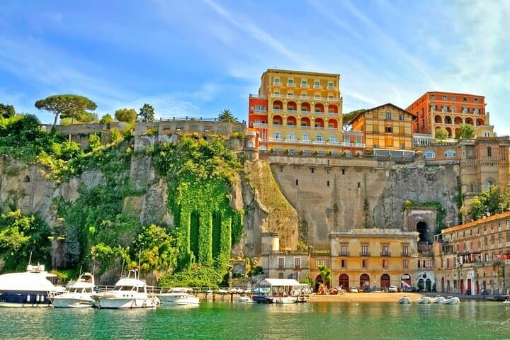 Deluxe Private Tour: Sorrento Coast, Pompeii and Vesuvius