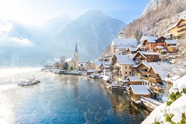  Small-Group Christmas Day Trip to Hallstatt from Vienna