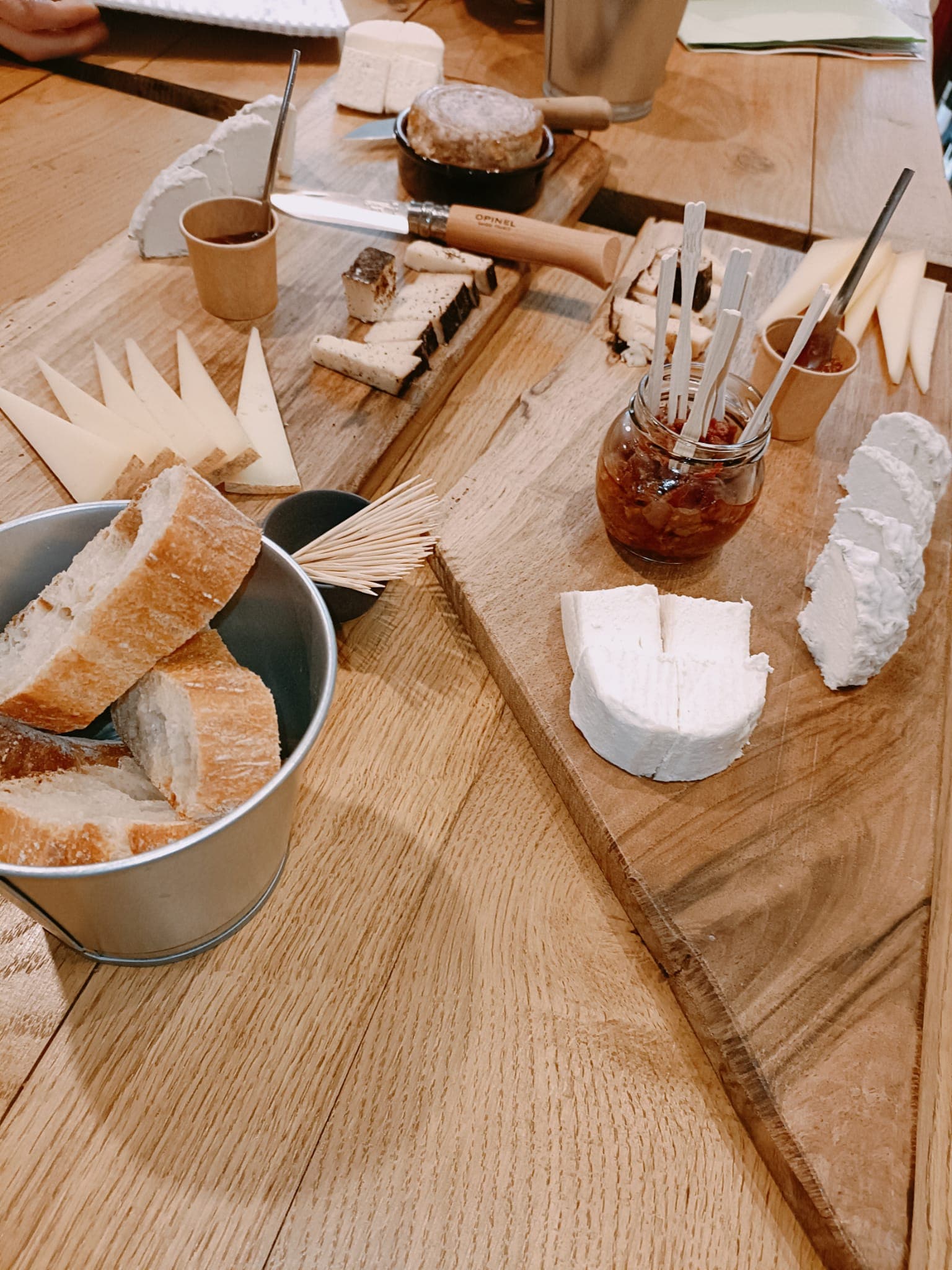 CATA A CIEGAS: VINOS ORGANICOS DE BURDEOS CON QUESOS & EMBUTIDOS - con guia de habla INGLÉS