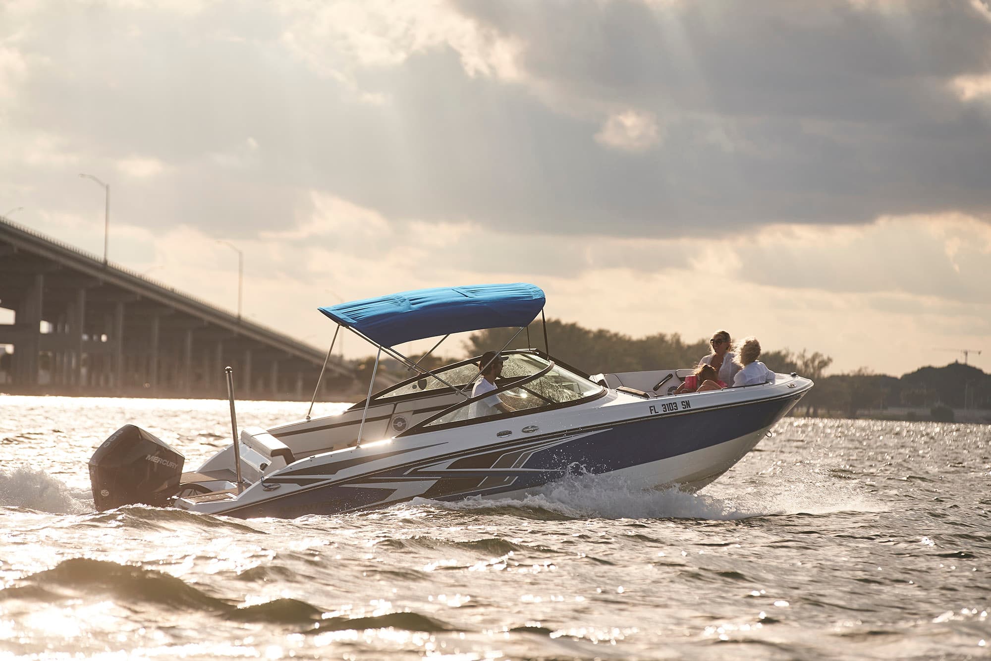 Miami Boat Tour –Day and Night Cruises with Champagne