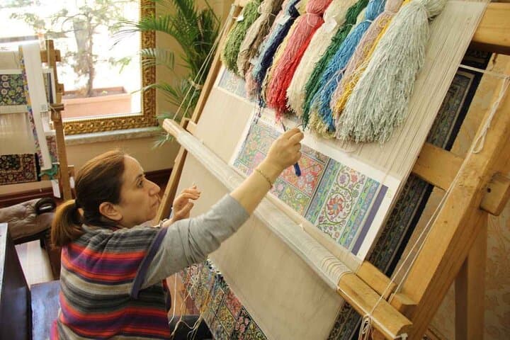 Istanbul: Shopping Tour With Licensed Guide, Transfer and Lunch