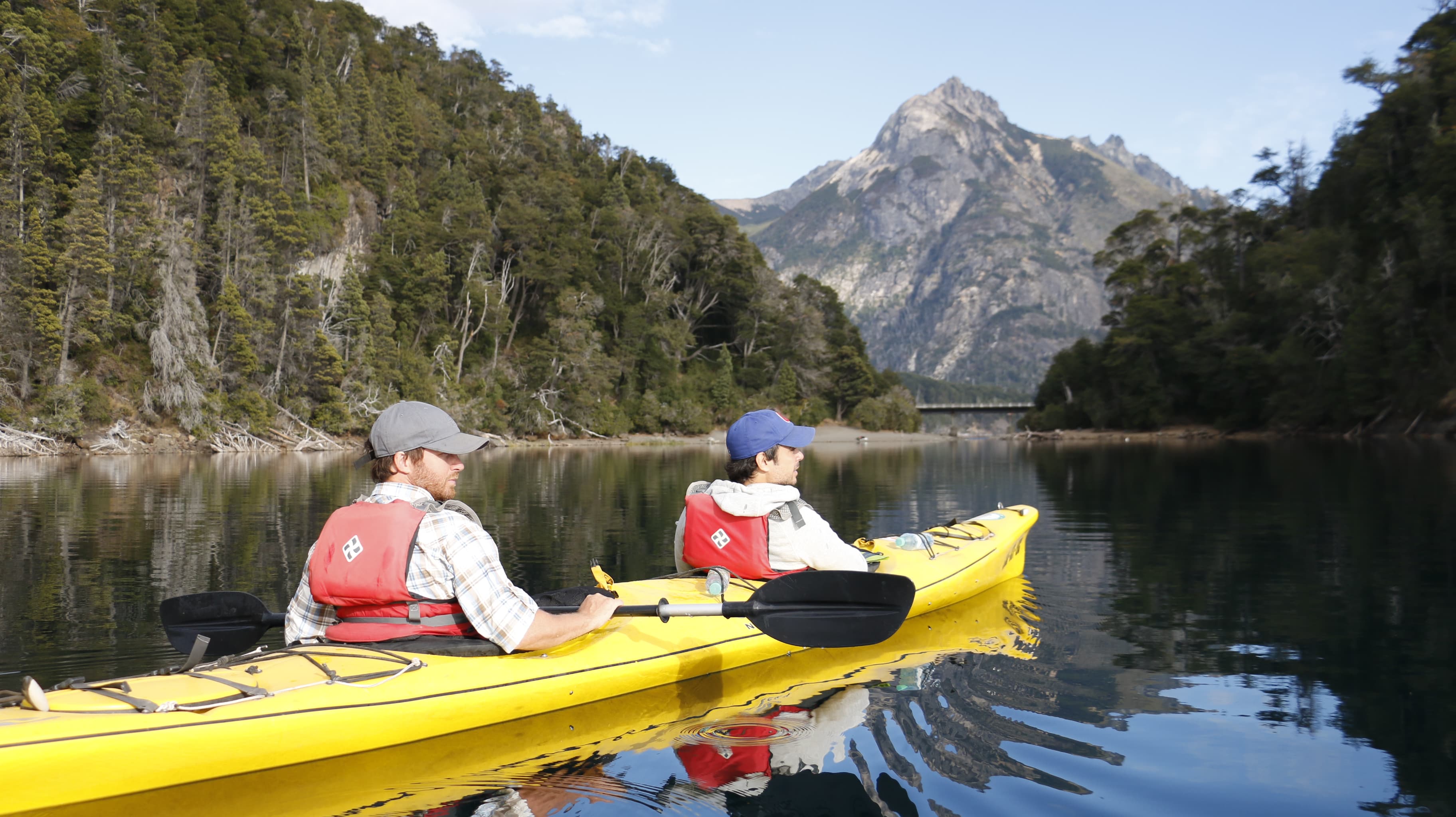 Private tour: half day kayak to Moreno Lake