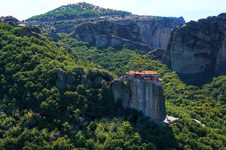 Private Thessaloniki to Meteora Monasteries Tour