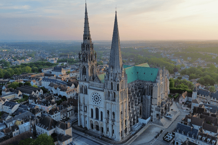 Chartres Self-Guided Walking Tour with an APP