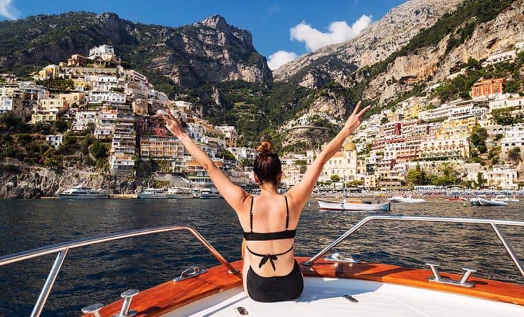 COASTLINE TOUR BY BOAT: Amalfi, Ravello and Positano.