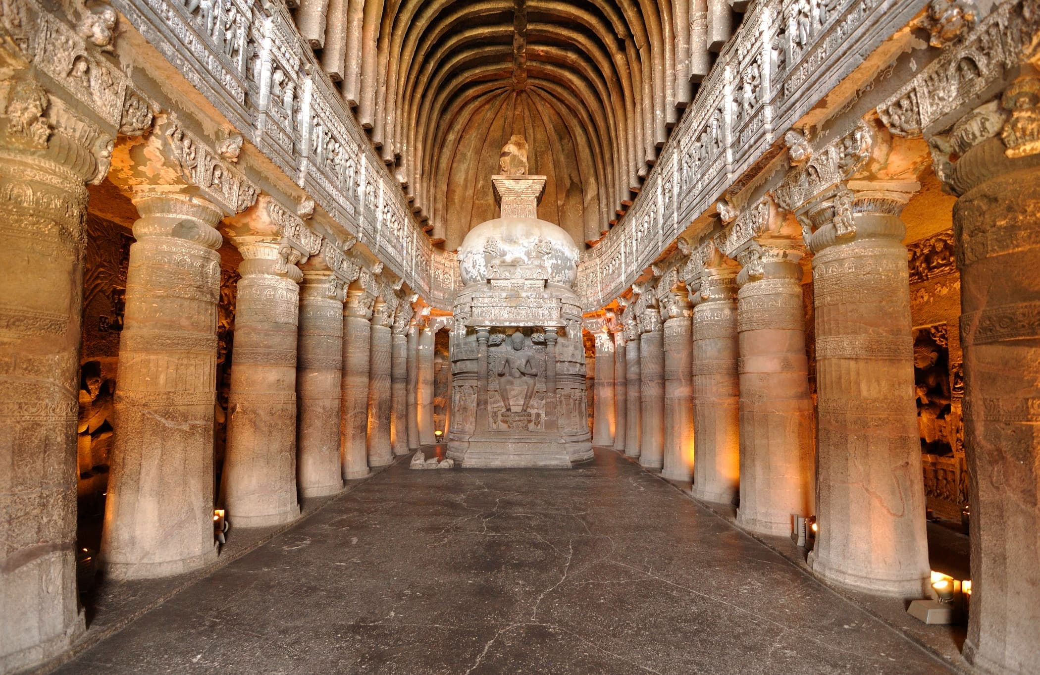 India's Rich Heritage: Temples, Caves & Beaches Circuit