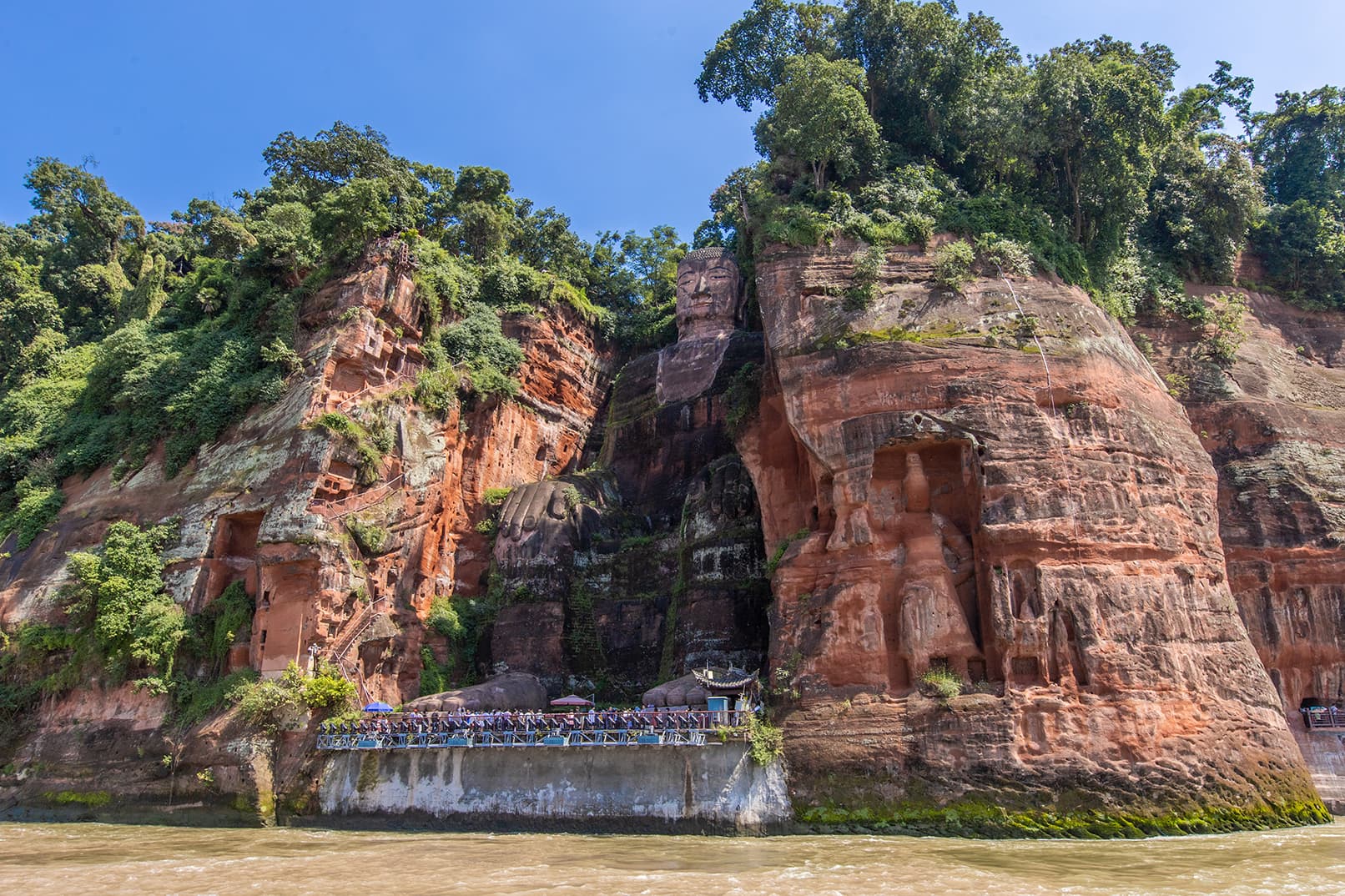 Explore Leshan's Treasures: A Scenic Boat Adventure, Cultural Hike & Foodie Quest