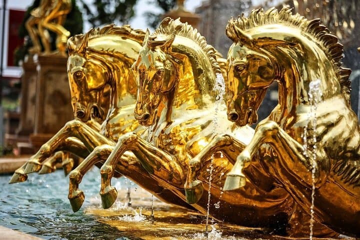 Ba Na Hills Golden Bridge Day Tour Include Lunch and Cable Car