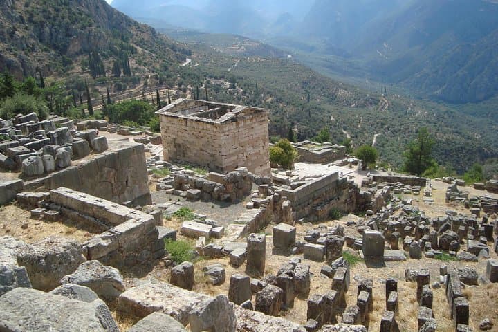 Delphi, Itea, Galaxidi full day private tour from Athens