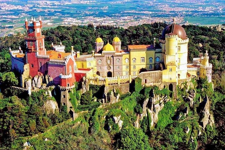 Private Tour 1 to 8 people: Pena National Palace- Sintra-Cabo da Roca-Cascais