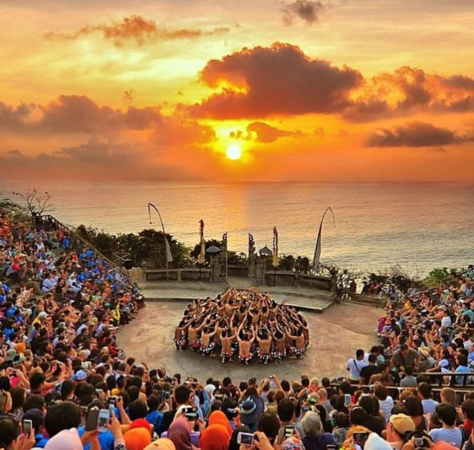 Uluwatu Cliff Temple sunset Tour with Kecak Show and  Sea Food Dinner at Jimbaran Beach