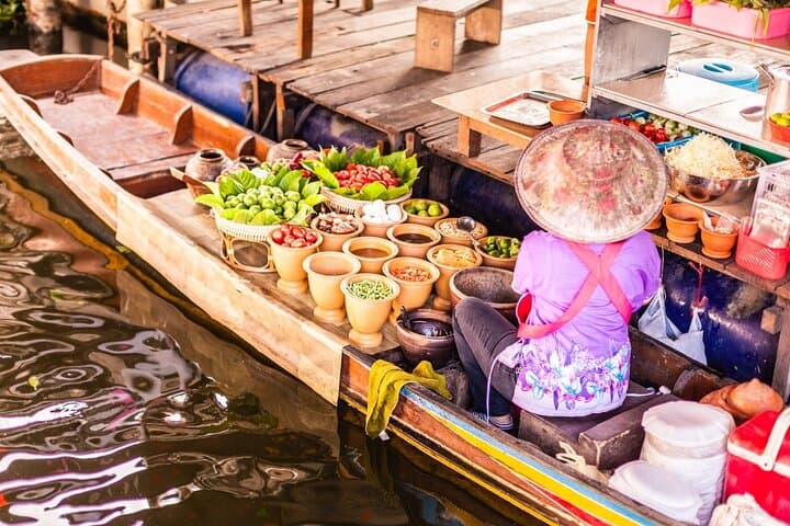 Private - Damnoen Saduak Floating Market & Railway Market Tour