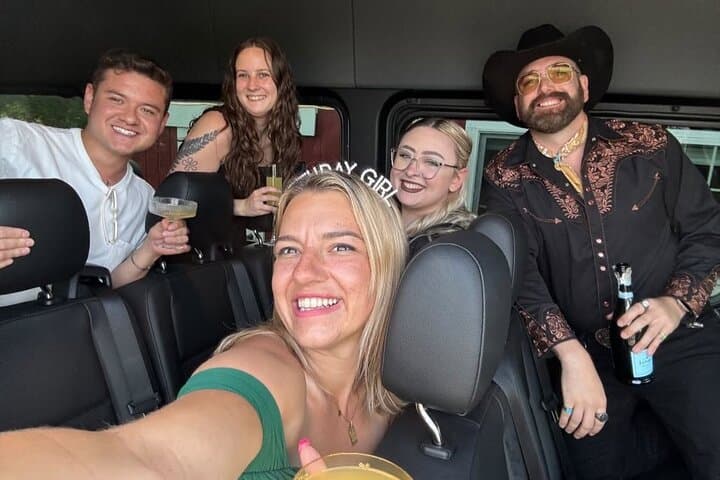 Snoqualmie Falls and Woodinville Wine Tour SUV or Van