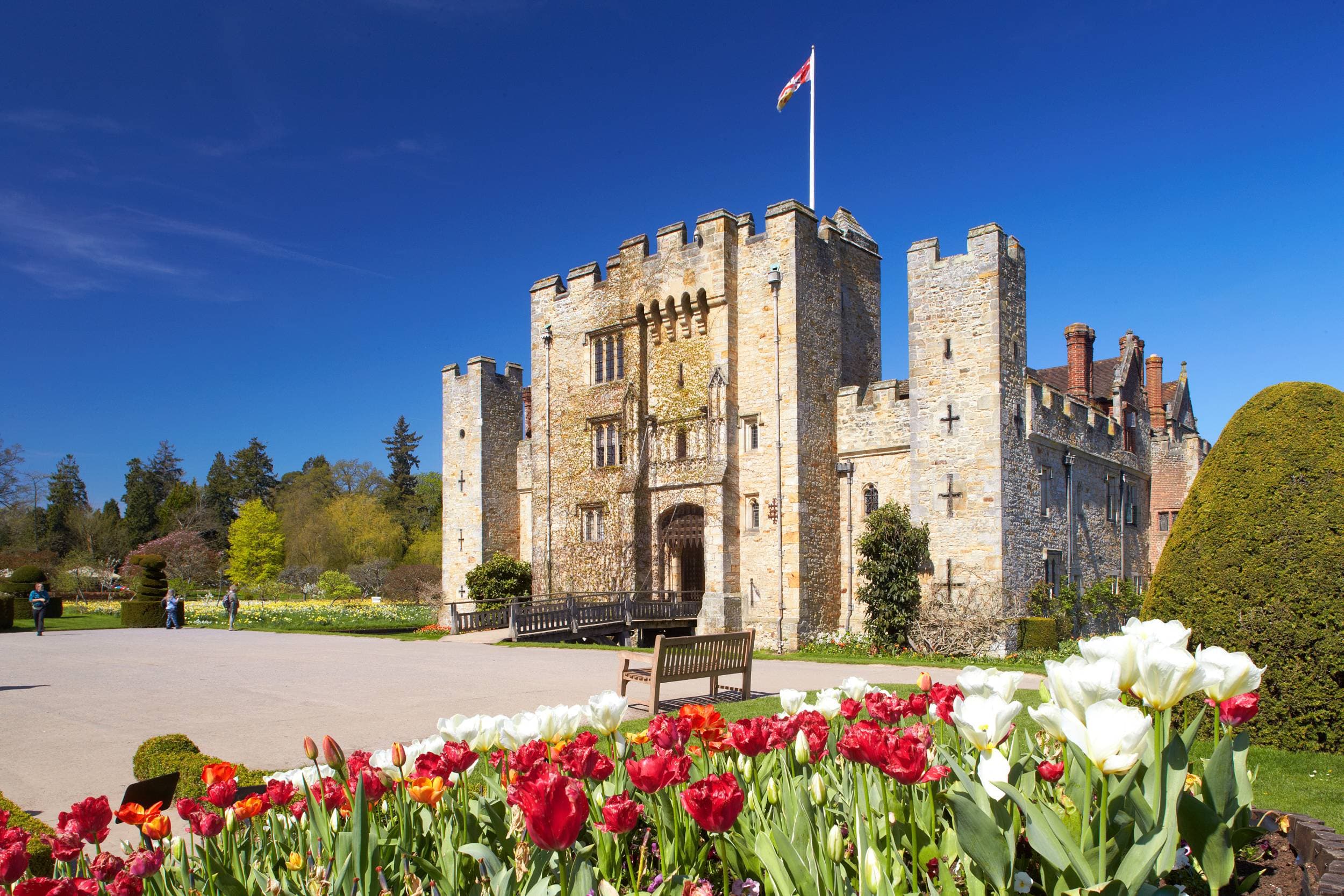 From London: Leeds Castle and Hever Castle Tour Including Entry Tickets