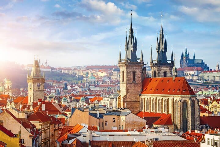 Vienna to Prague - Private Transfer with 2 hours of Sightseeing