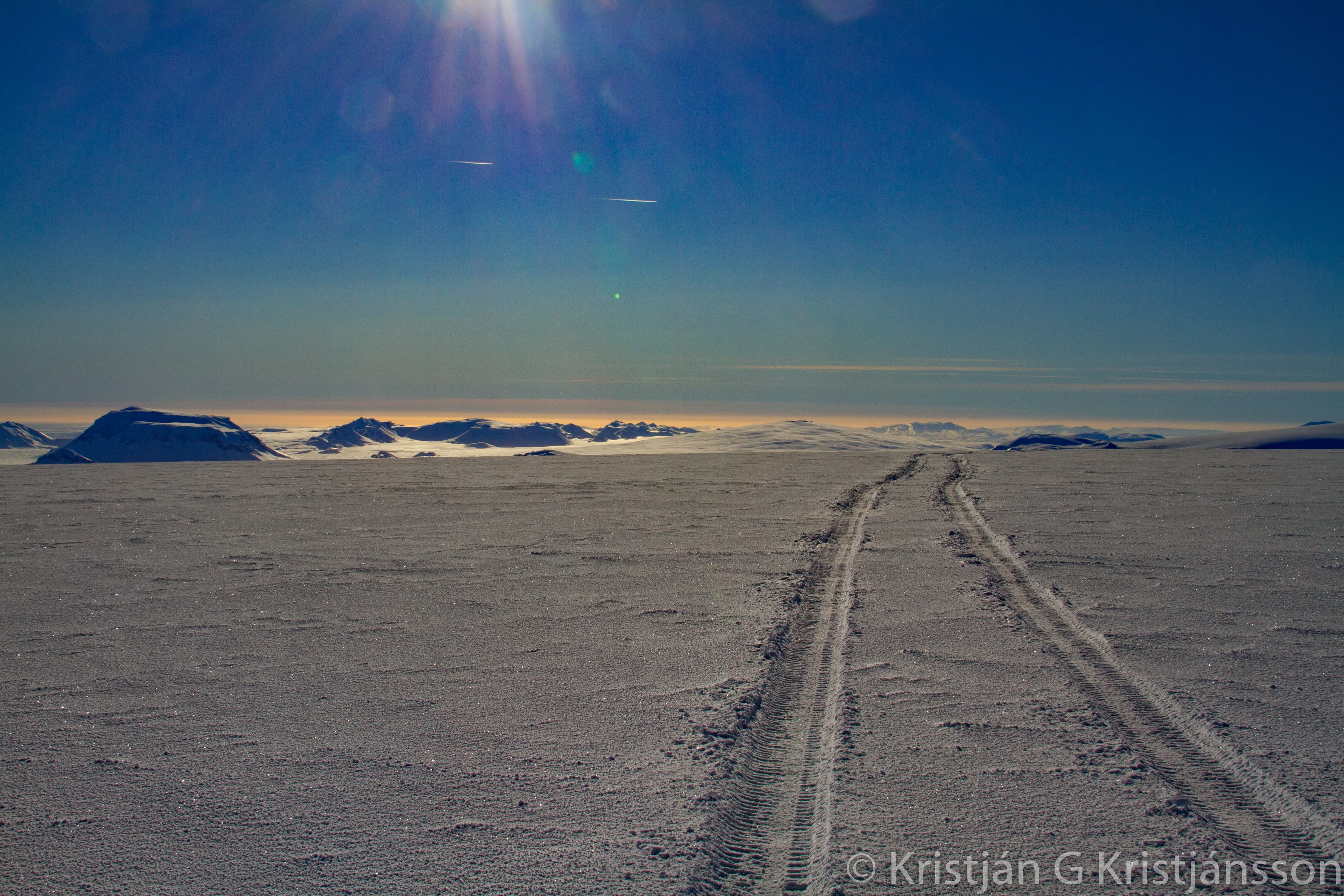 Golden Circle & Glacier, optional snowmobile tour