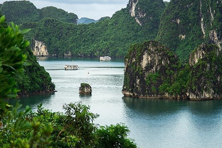 Full-day Exploring Ha Long Bay Wonders