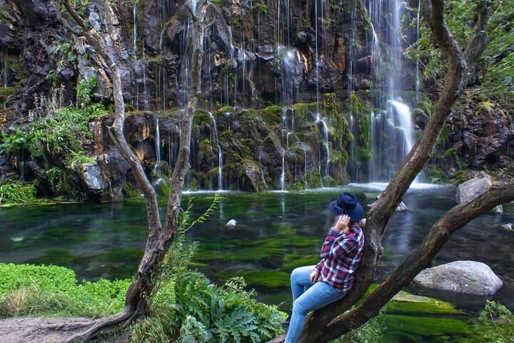  Dashbashi Canyon. The village of Asureti and Didgori monument.