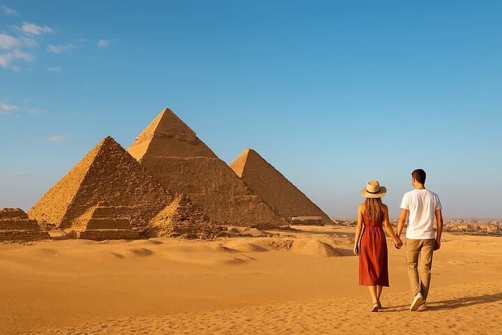 Giza Pyramids and Egyptian Museum Tour
