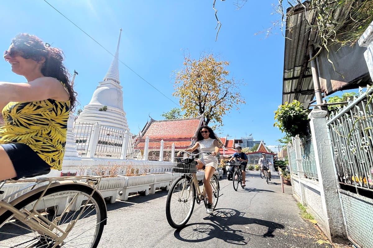 Bangkok Backstreets by Bike & Canal Boat with Authentic Thai Meal