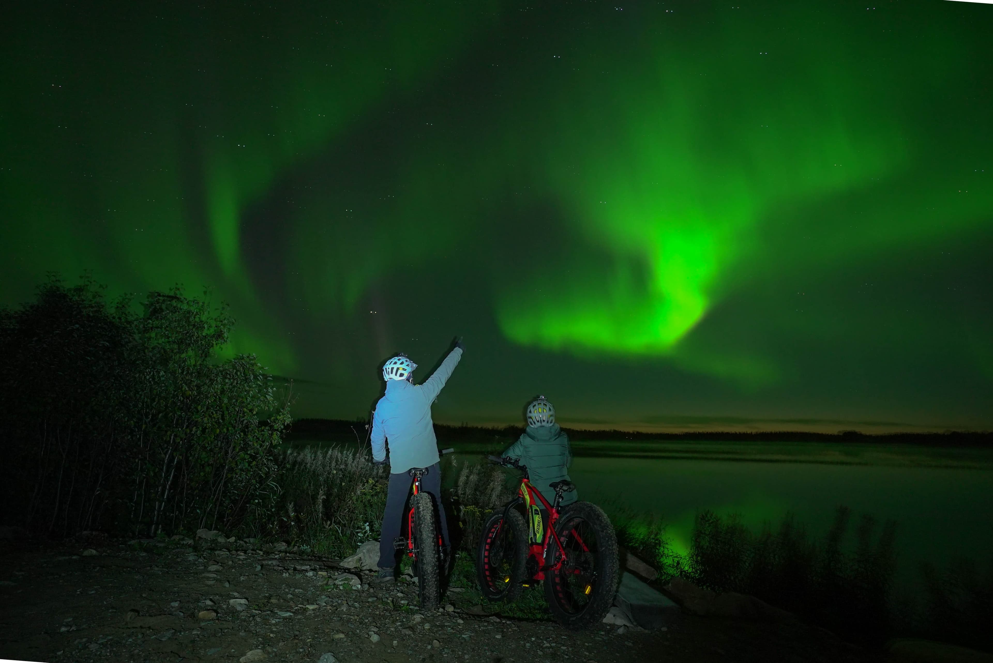 Hunting for Aurora on e-fatbike with a guide, Levi