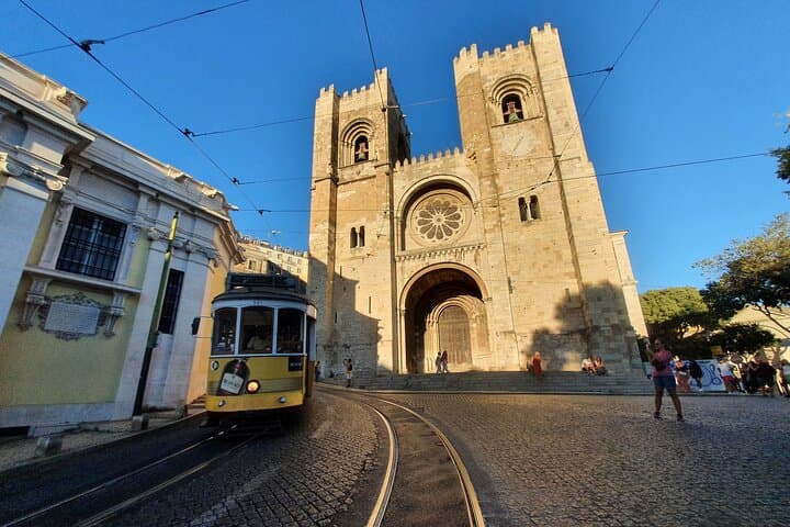 Lisboa: Old Town, New Town & Belem Small-Group Full-Day Tour