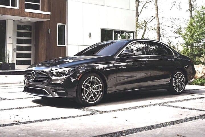 Departure Transfer: Riyadh to Riyadh Airport RUH by Business Car