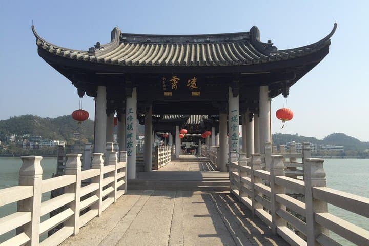 PRI 2-Day Tour to Chaozhou & Shantou by Fast Train from Guangzhou