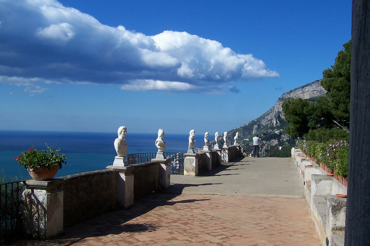 Guided tour in Ravello and Amalfi. From Amalfi, private boat tour to Positano
