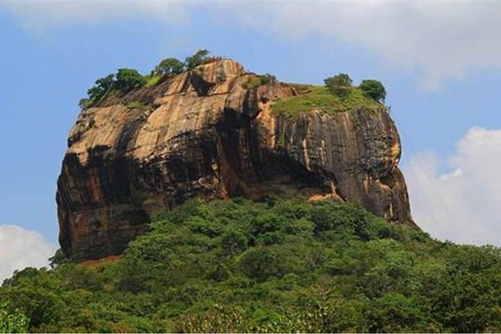 Sigiriya Dambulla and Jeep Safari Full Day Tour From Colombo