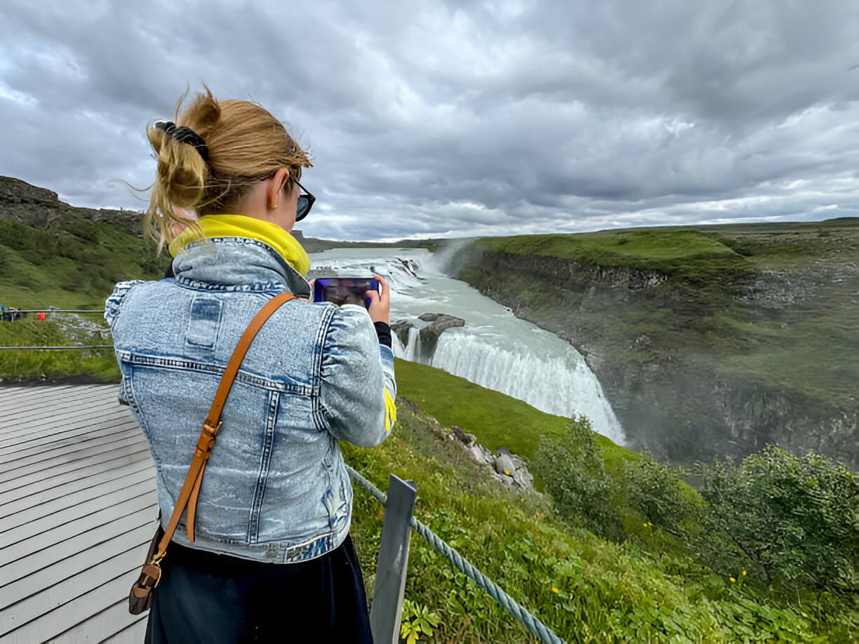 Small Group Tour in Spanish: Golden Circle with 7 destinations From Reykjavik