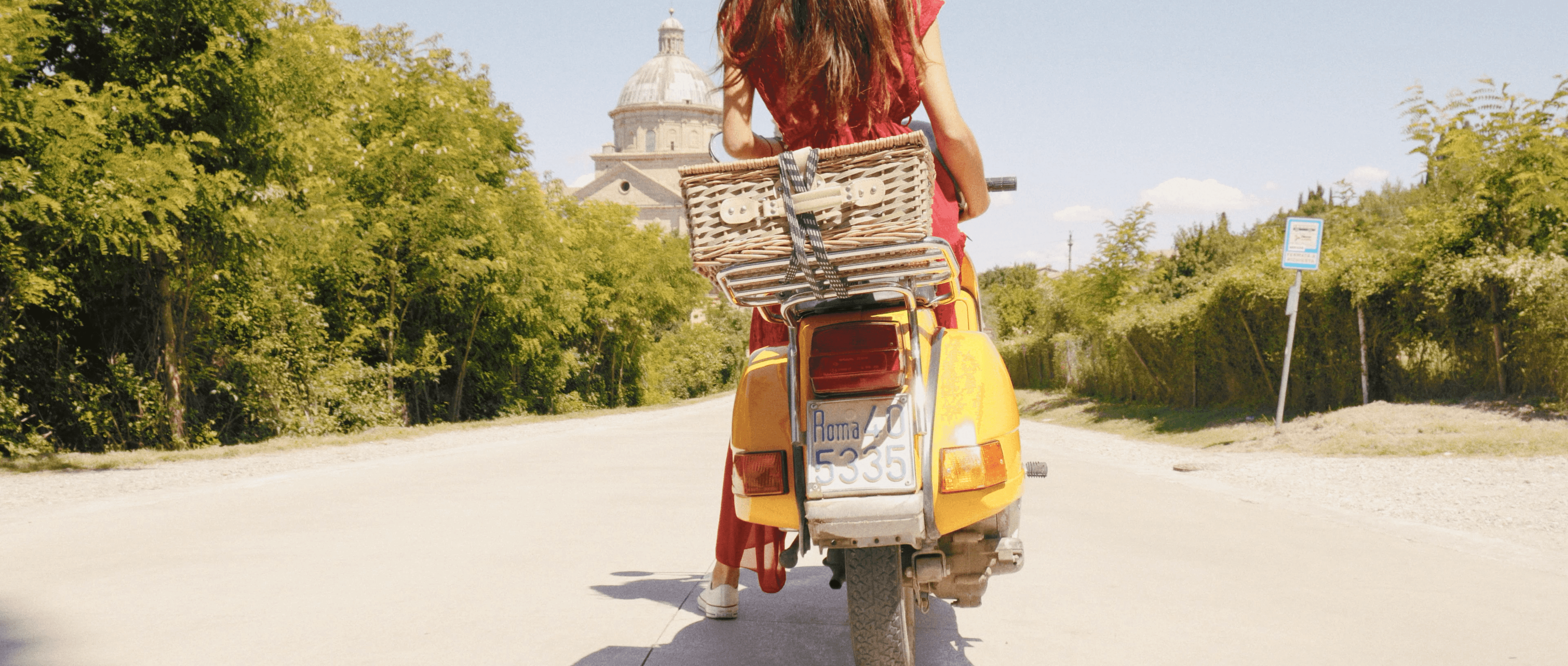 Vespa Tour in the heart of Tuscany, between Valdichiana Senese and Val d'Orcia