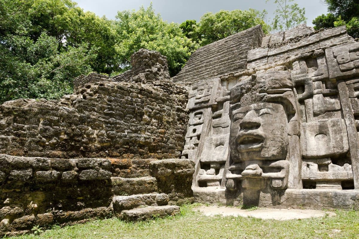 Belize City to Lamanai Temples tour