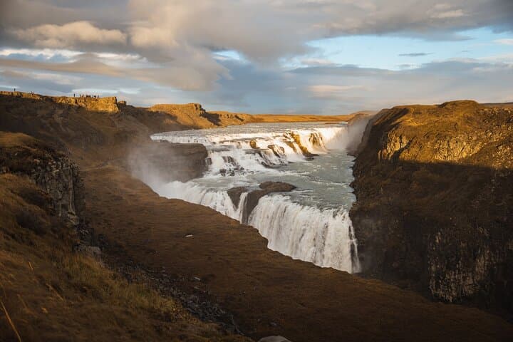 Private Tour to Golden Circle and Hvammsvík Hot Spring 