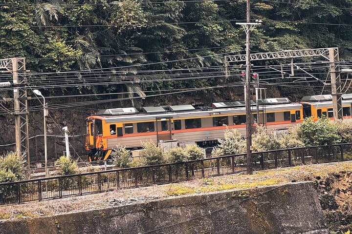 Makang, Mutan, Houtong Cat Village & Sandiaoling Day Tour