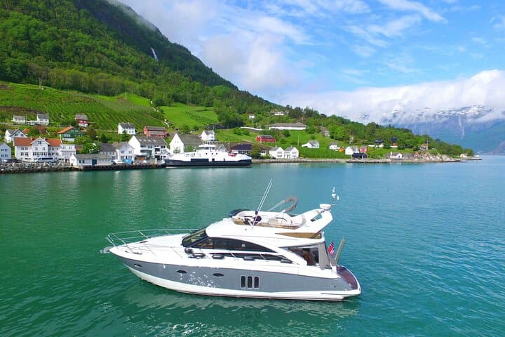 4 Day Bergen - Hardangerfjord private fjord-cruise