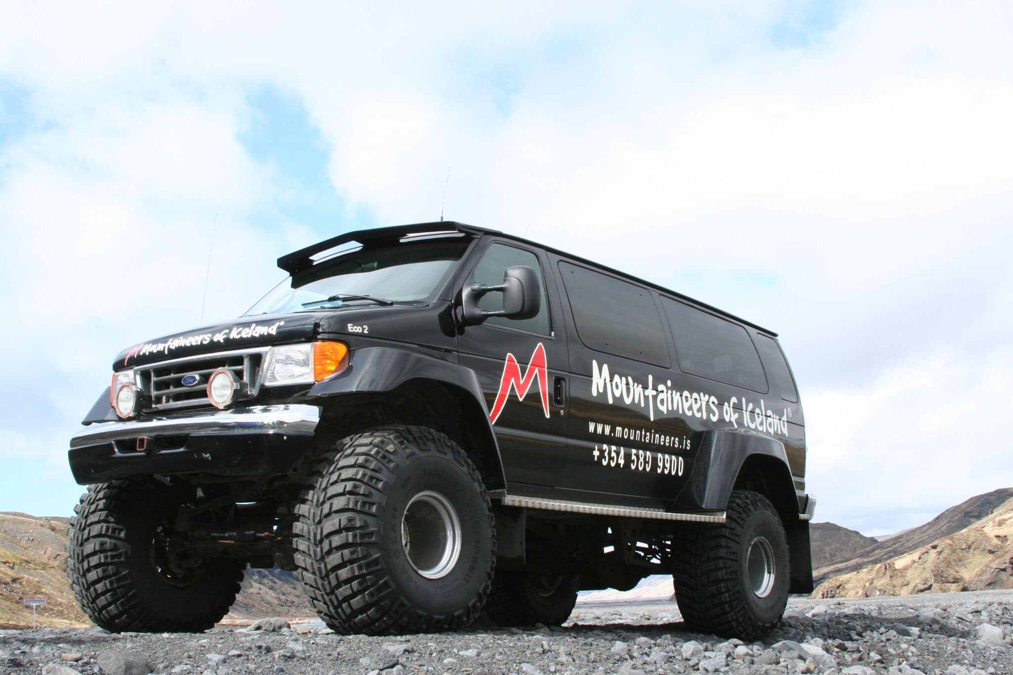  Pearl Tour - Golden Circle Super Jeep Tour & Snowmobiling