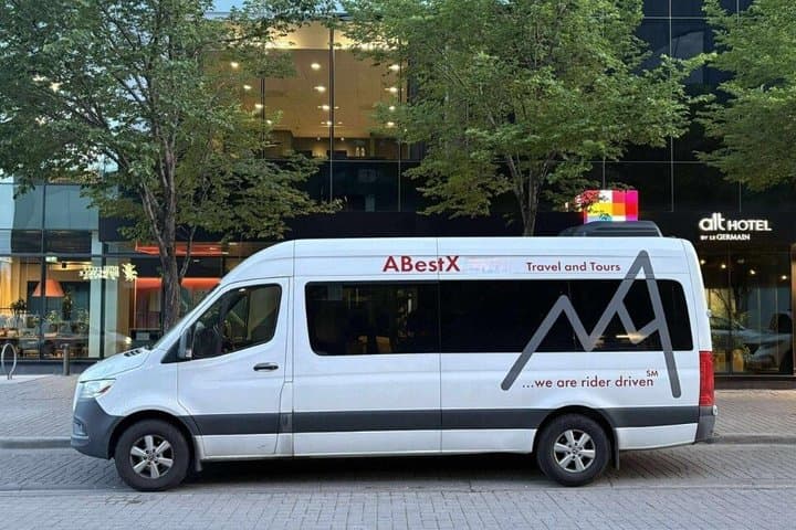 Banff to Calgary YYC Airport – Private Shuttle 