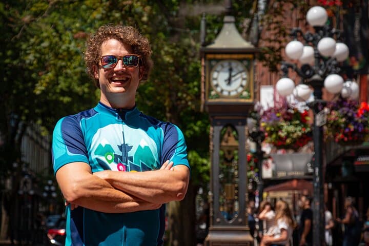 Vancouver Coal Harbour and Historic Gastown Walking Tour