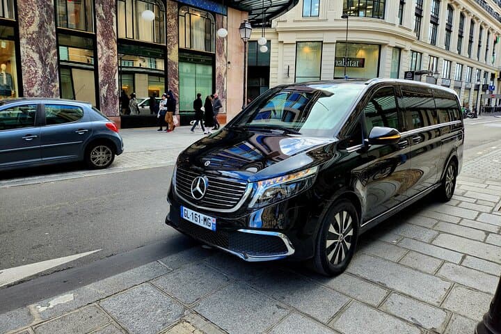 Private Transfer: Versailles to Paris Airport CDG by Luxury Van