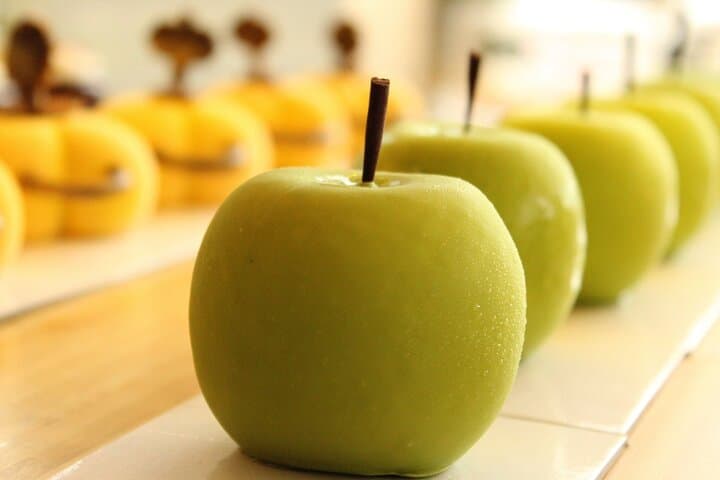 Sweet walking food tour in Paris with local guide