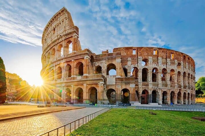 Colosseum Guided Tour with Ancient Rome Entry