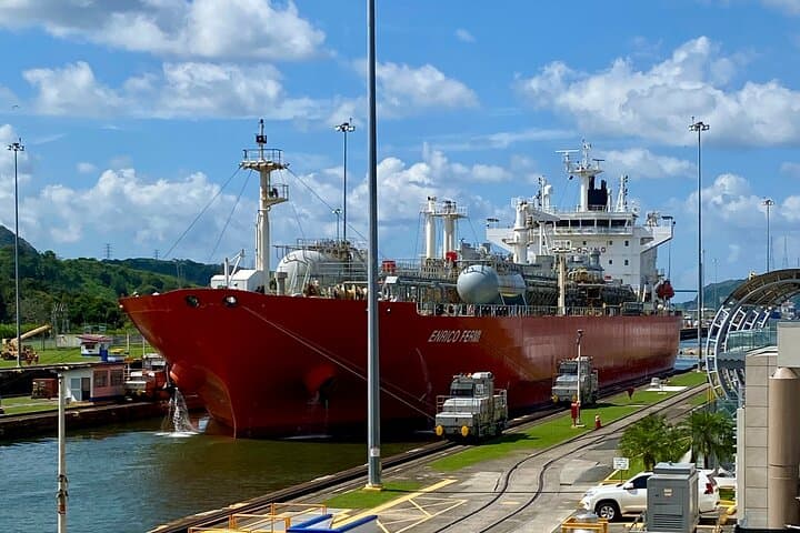 Panama Canal Highlights and Miraflores Visitor Center