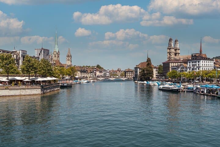Zurich 360° City Walk Tour Including Hidden Spots