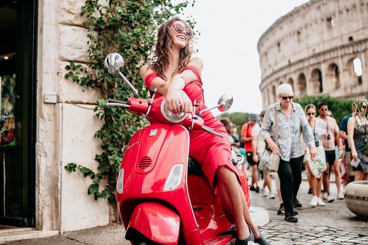 Explore Hidden Gems Of Rome on Vespa