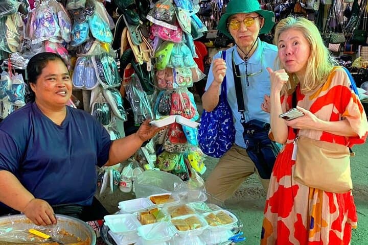 Phsar Krom Local Market Experience –with Khmer Dessert Tasting