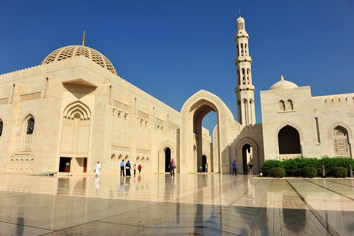 Private Day Trip to Grand Mosque & Wahiba Sands 