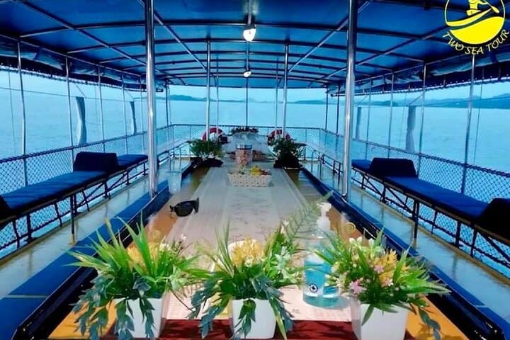 Phang Nga Bay Relaxing Sunset Cruise with Lunch and Dinner-M