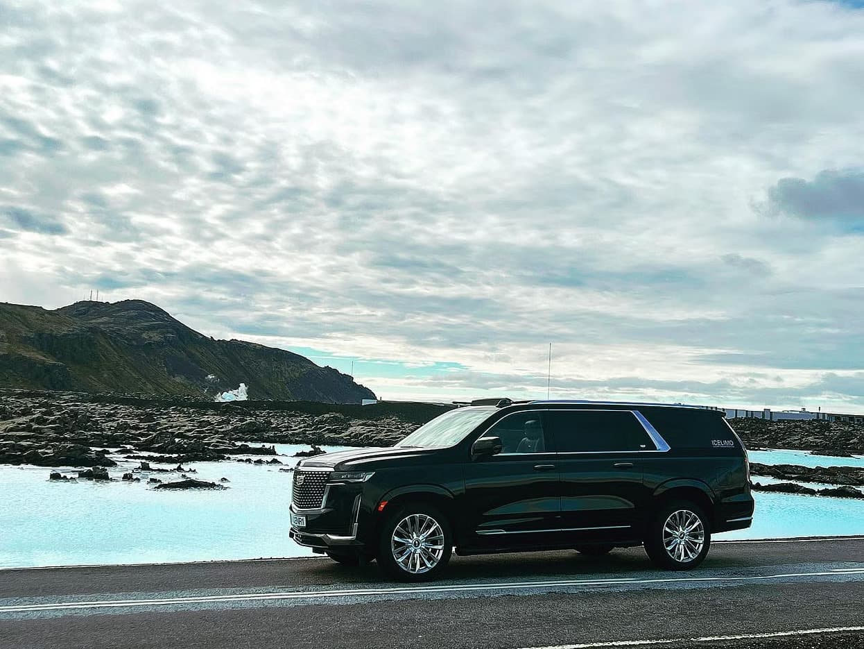 Private transport from Reykjavik to Hvammsvik Hot Springs - SUV 5 Pax